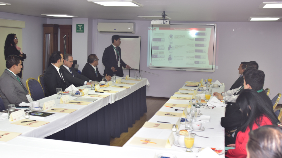 Desayuno conferencia CANACO 2